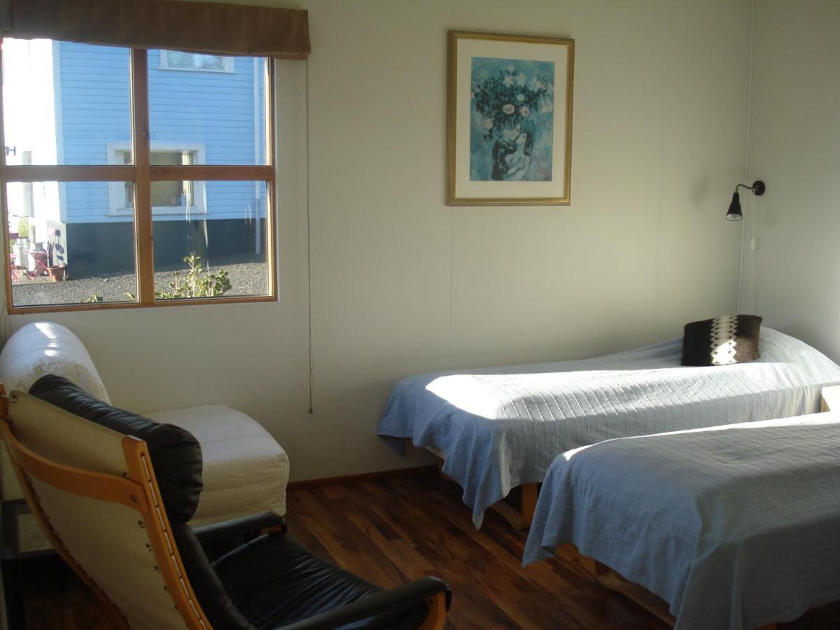 Guesthouse Petursborg Акурейри Экстерьер фото